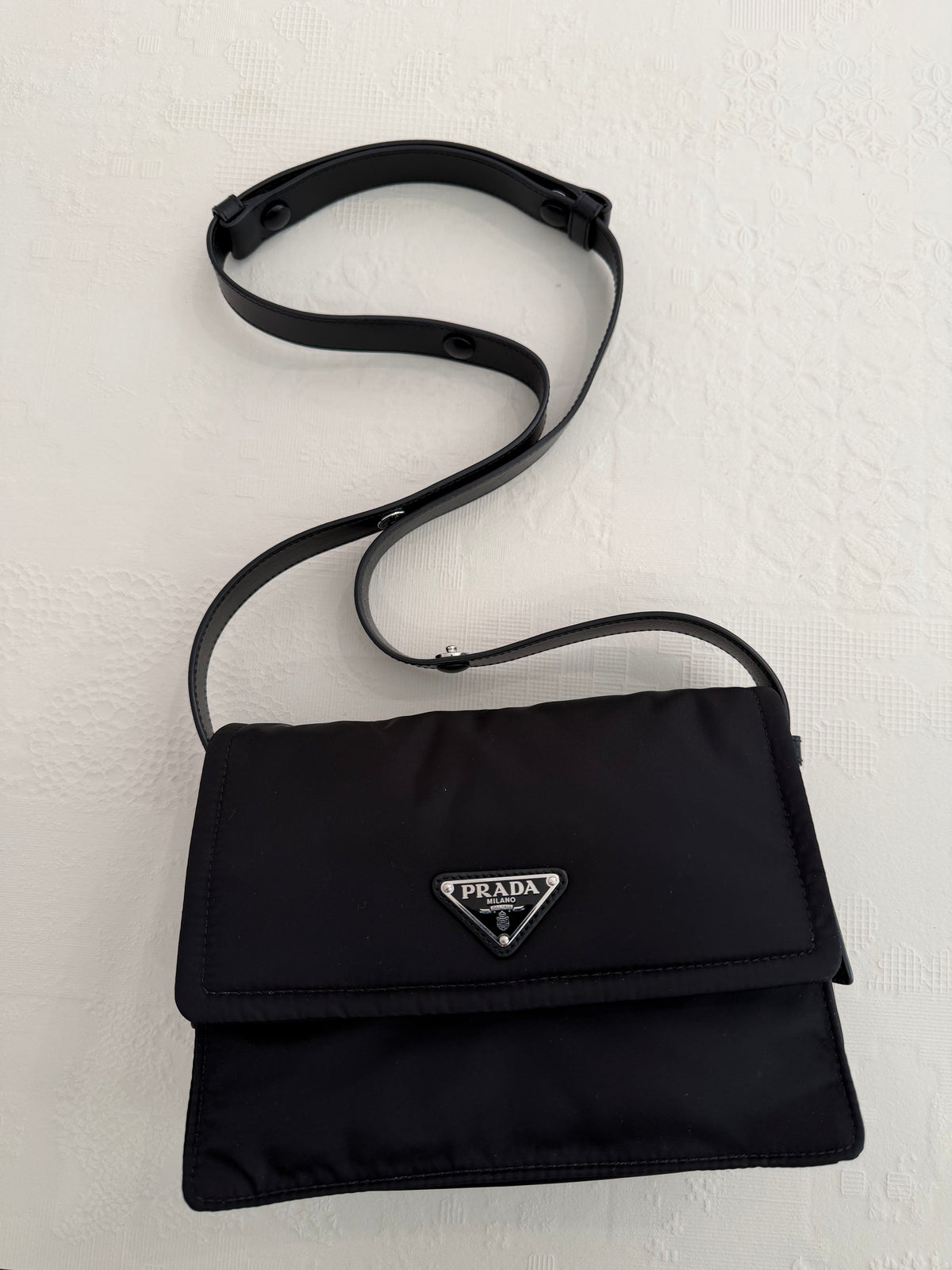 Prada Traveller Small – Borsa a tracolla in Re-Nylon nero