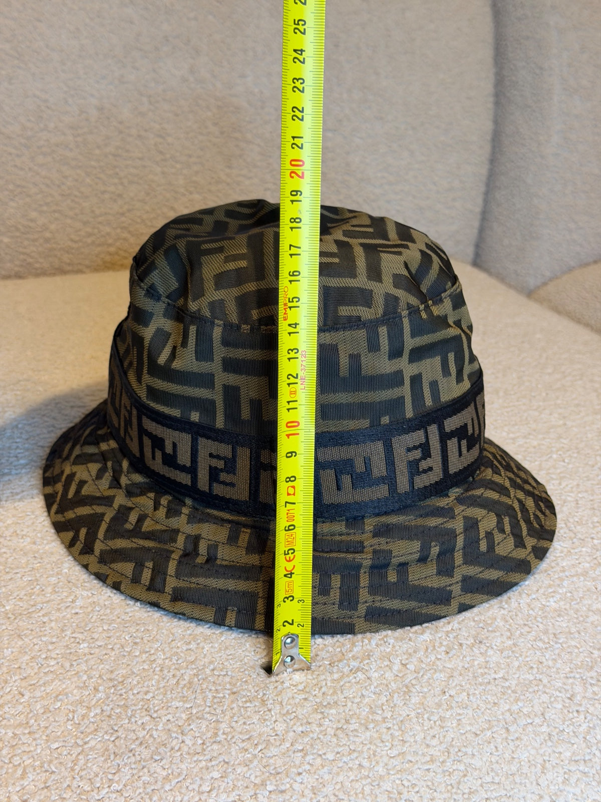 Fendi – Cappello a tesa corta con motivo FF