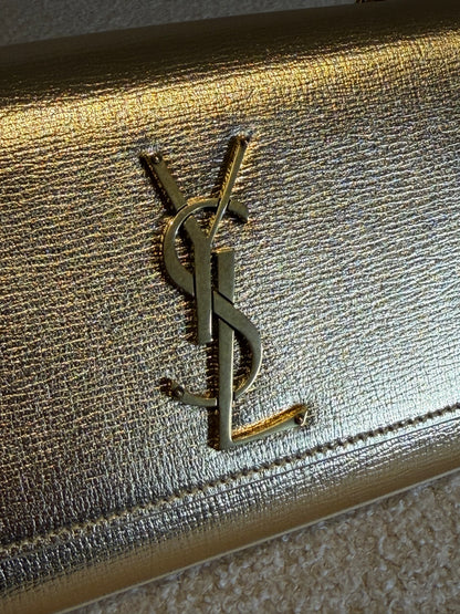 Saint Laurent Kate – Borsa a tracolla dorata con catena