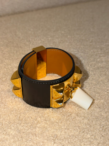 Hermès Collier de Chien – Bracciale in pelle nera con dettagli dorati