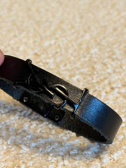 Saint Laurent – Bracciale in pelle nera