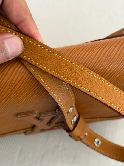 Louis Vuitton Buci – Borsa a tracolla in pelle Epi cognac