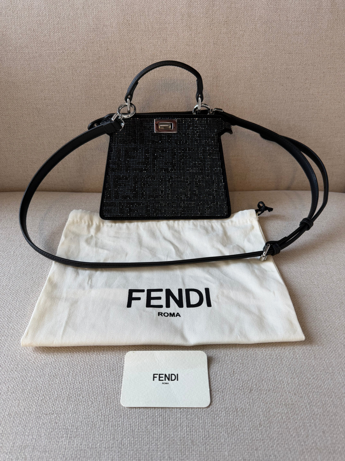 Fendi Peekaboo ISeeU Petite – Borsa nera con cristalli