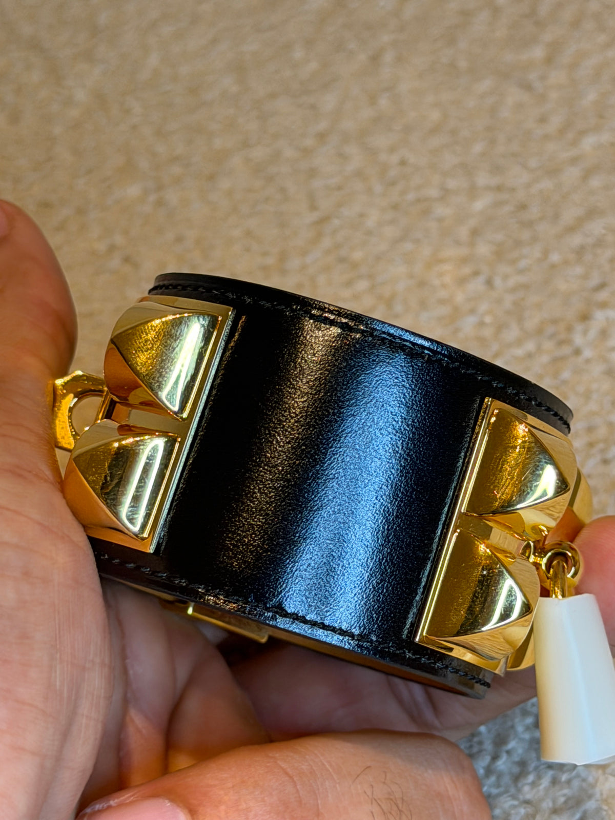 Hermès Collier de Chien – Bracciale in pelle nera con dettagli dorati