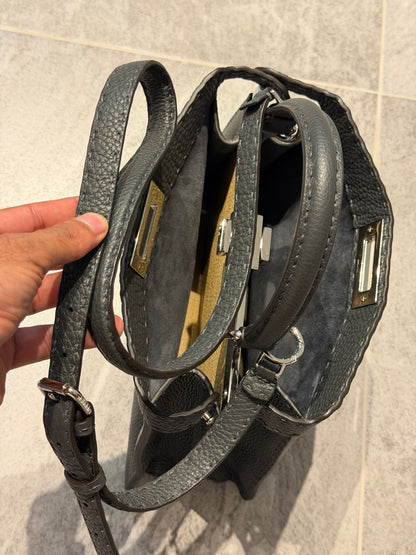 Fendi Peekaboo Medium Selleria – Borsa in pelle grigio scuro
