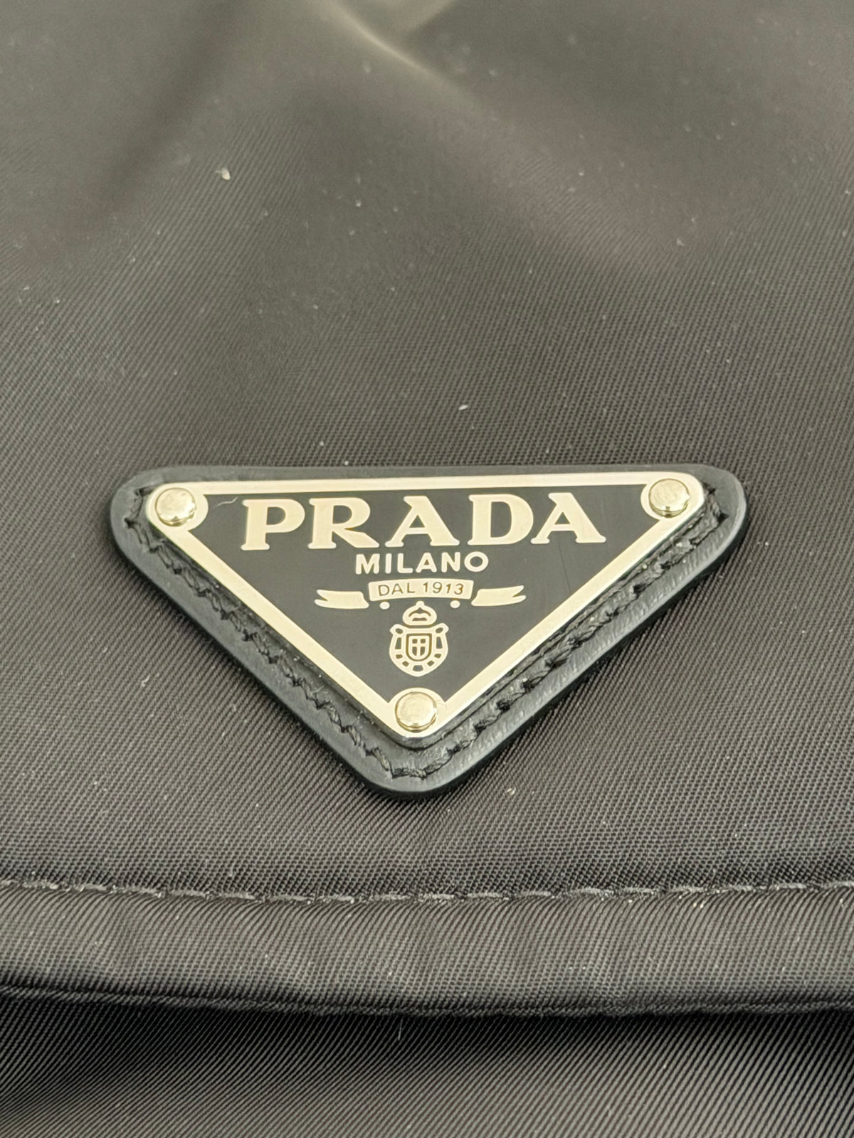 Prada Traveller Small – Borsa a tracolla in Re-Nylon nero