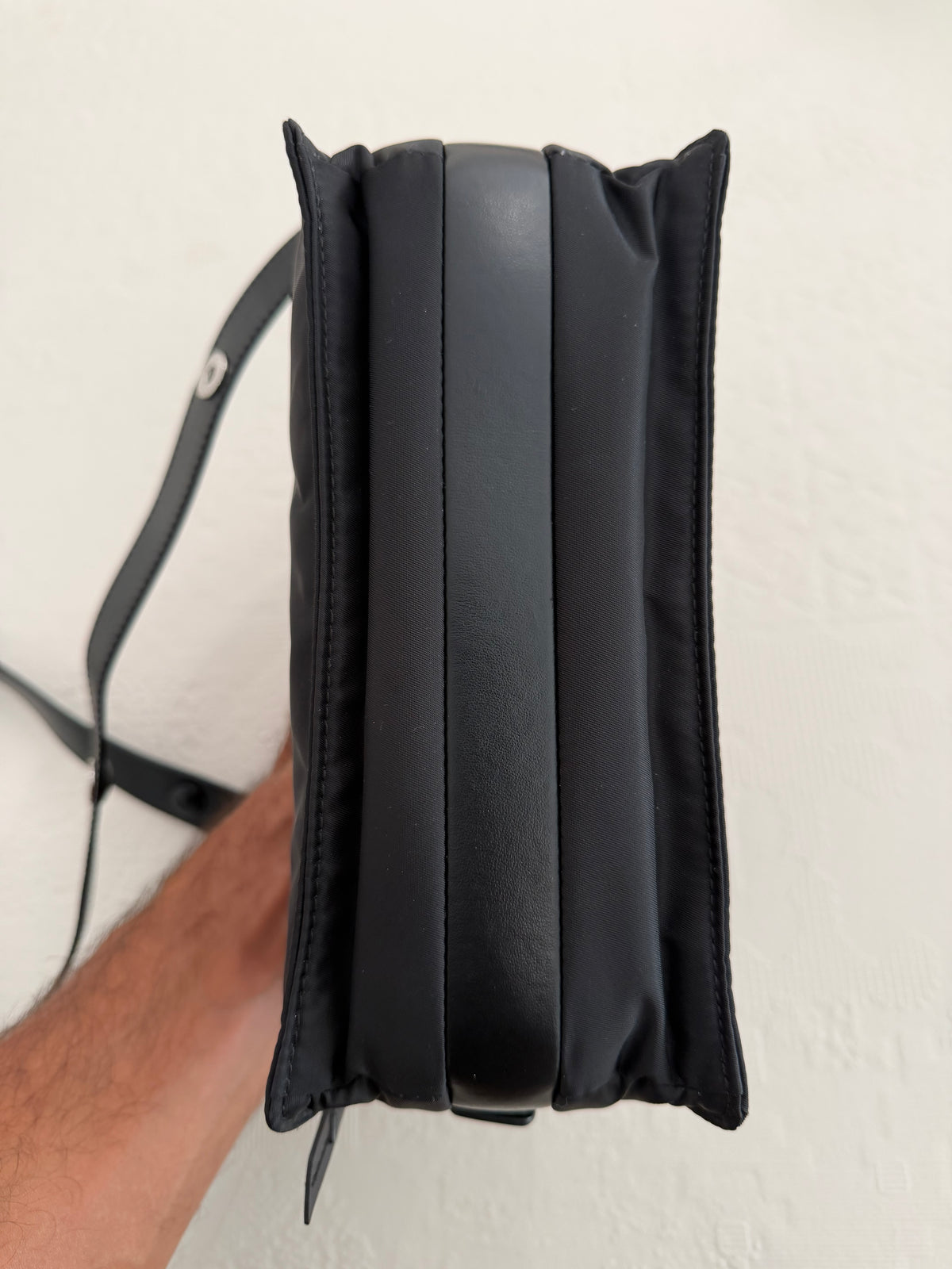 Prada Traveller Small – Borsa a tracolla in Re-Nylon nero