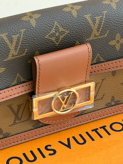Louis Vuitton Dauphine – Portafoglio con catena Monogram