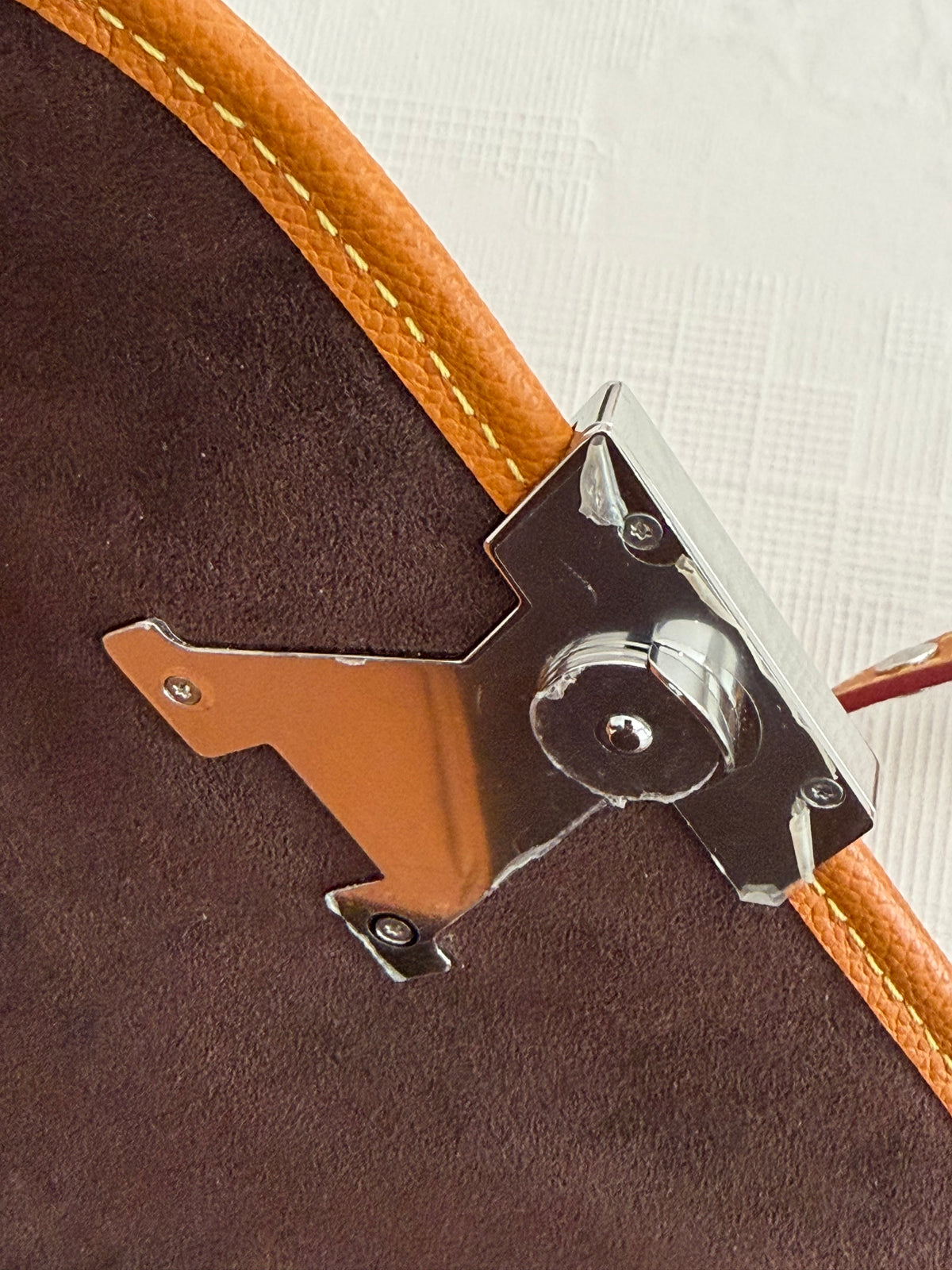 Louis Vuitton Buci – Borsa a tracolla in pelle Epi cognac