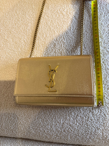 Saint Laurent Kate – Borsa a tracolla dorata con catena