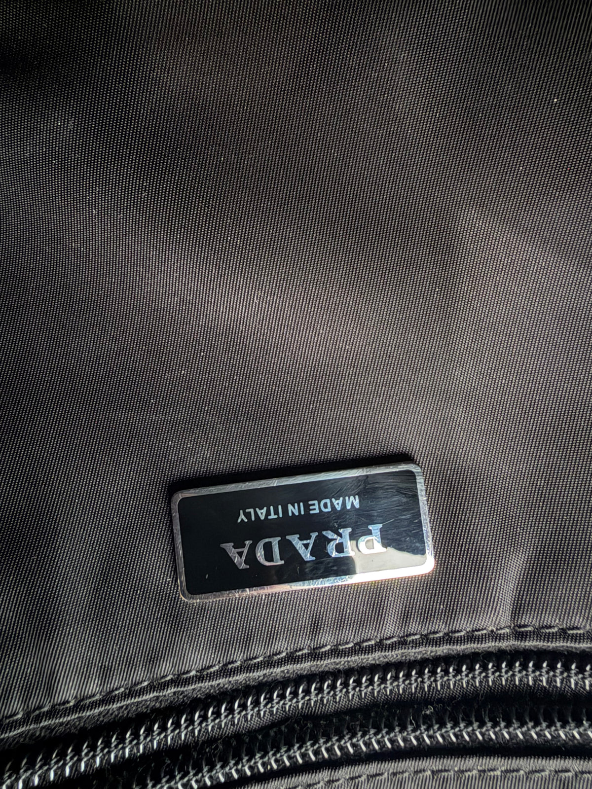 Prada Traveller Small – Borsa a tracolla in Re-Nylon nero