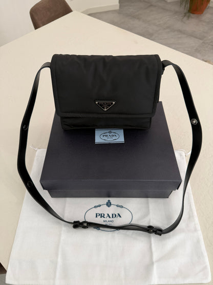 Prada Traveller Small – Borsa a tracolla in Re-Nylon nero