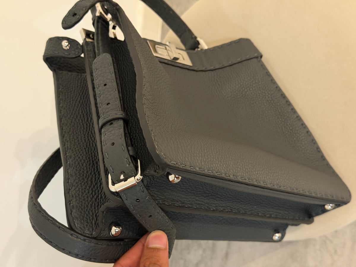 Fendi Peekaboo Medium Selleria – Borsa in pelle grigio scuro