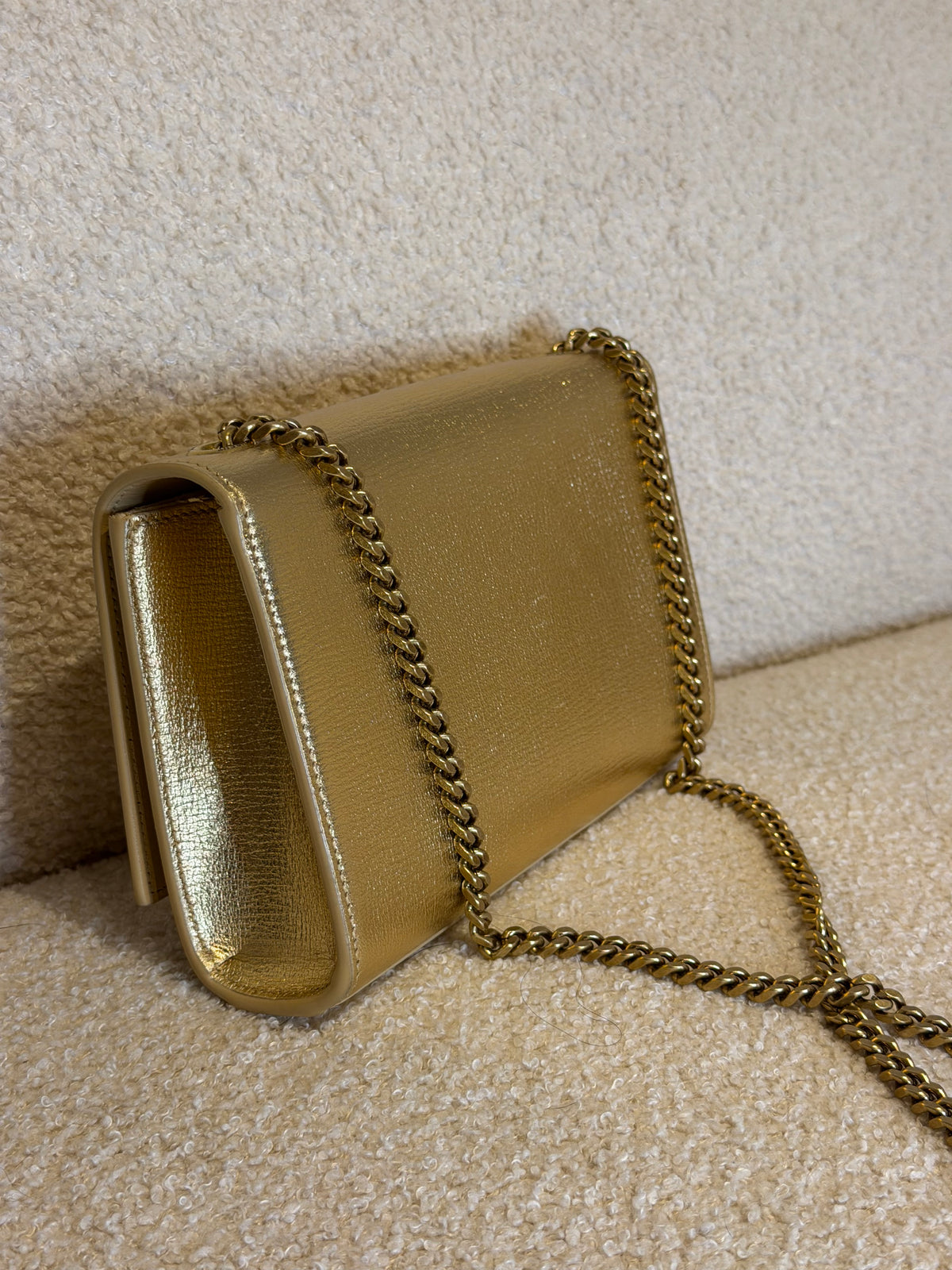 Saint Laurent Kate – Borsa a tracolla dorata con catena