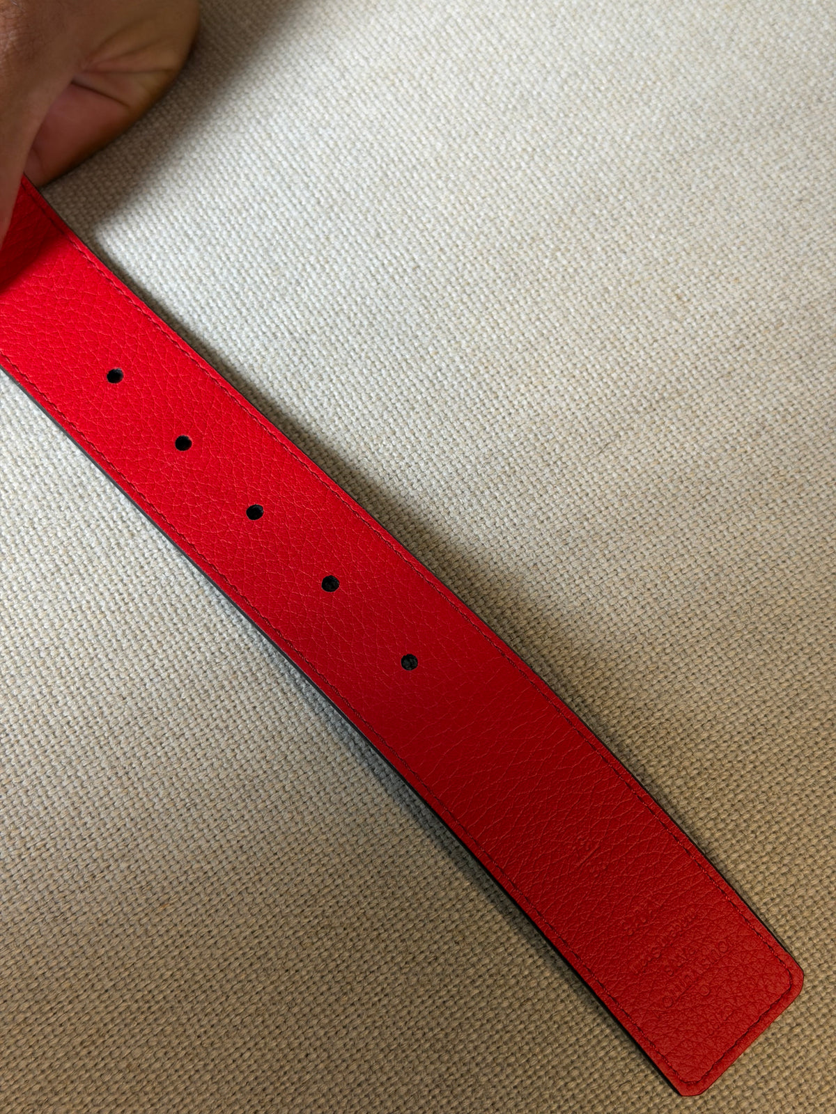 Louis Vuitton LV Initiales – Cintura reversibile rossa e blu navy