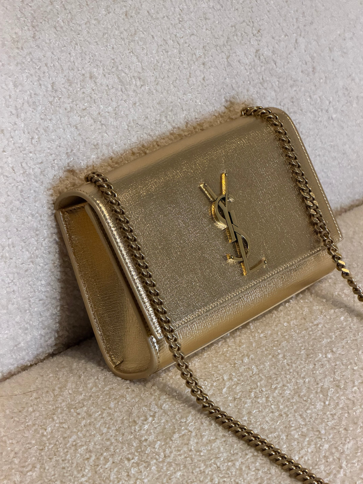 Saint Laurent Kate – Borsa a tracolla dorata con catena