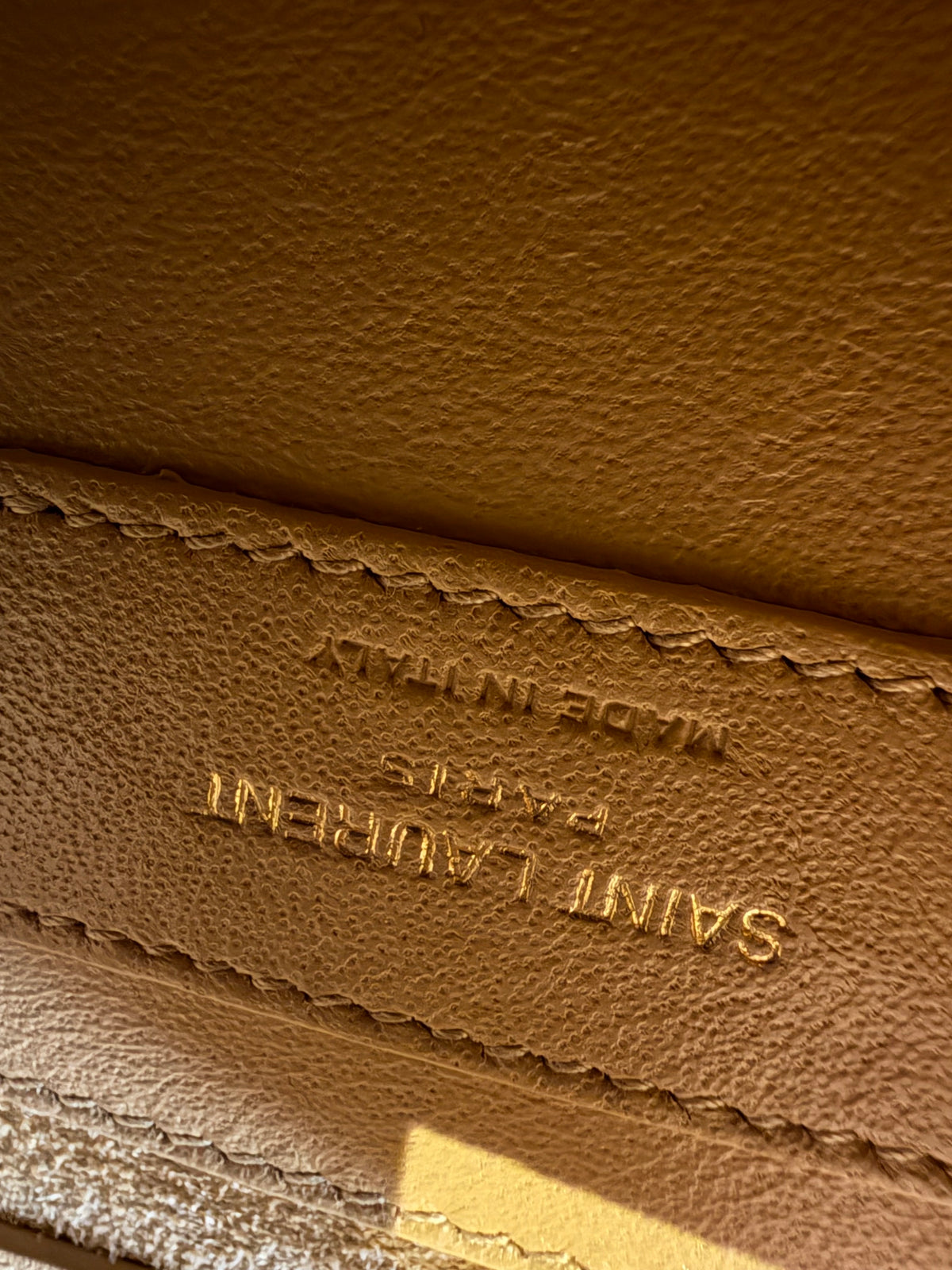 Saint Laurent Kate – Borsa a tracolla dorata con catena