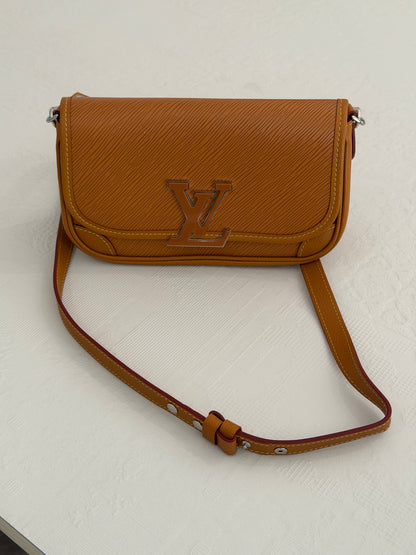 Louis Vuitton Buci – Borsa a tracolla in pelle Epi cognac