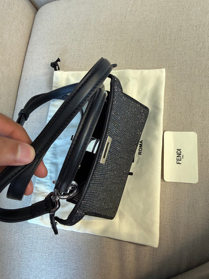 Fendi Peekaboo ISeeU Petite – Borsa nera con cristalli