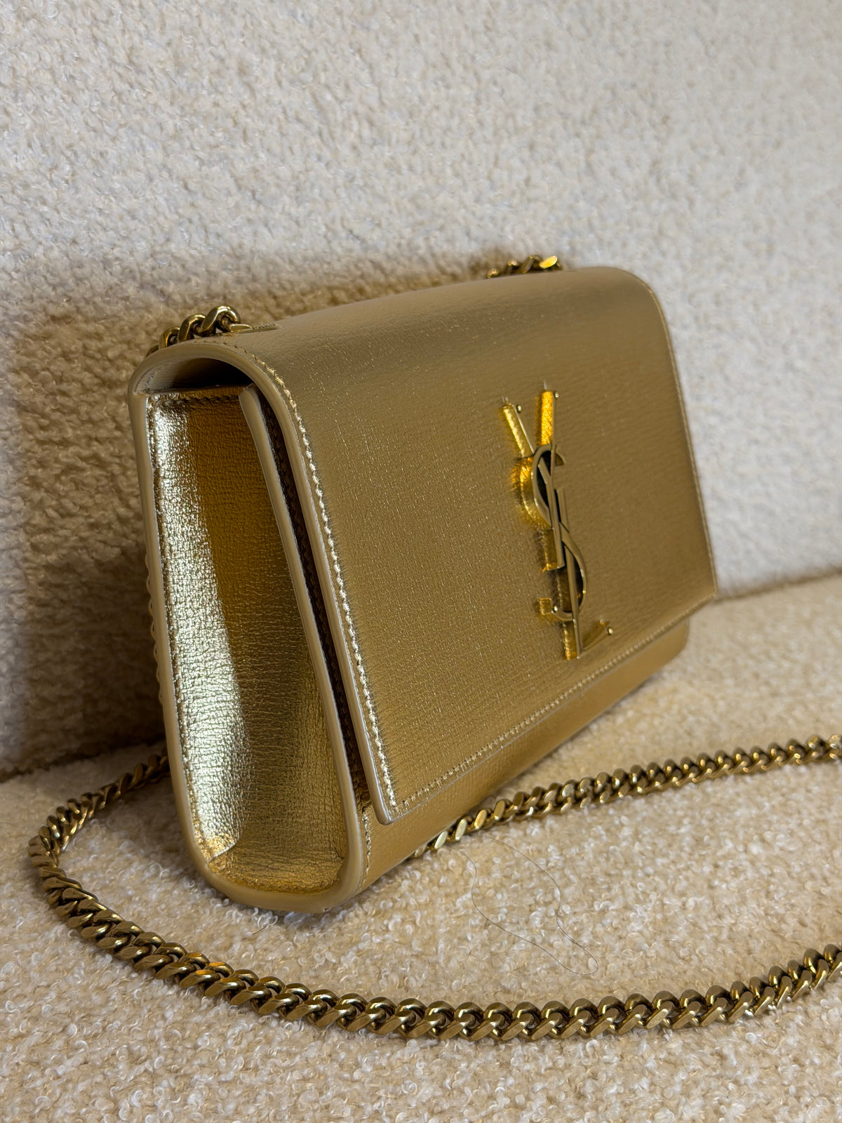 Saint Laurent Kate – Borsa a tracolla dorata con catena