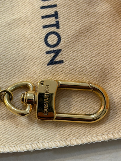 Louis Vuitton – Charm da borsa e portachiavi con pendenti dorati