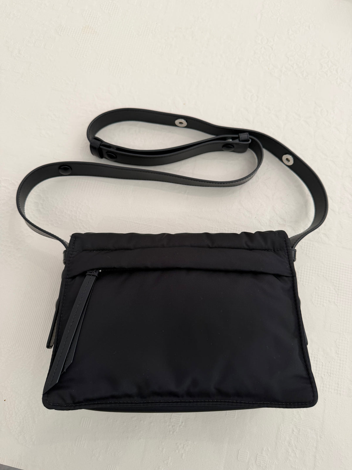 Prada Traveller Small – Borsa a tracolla in Re-Nylon nero