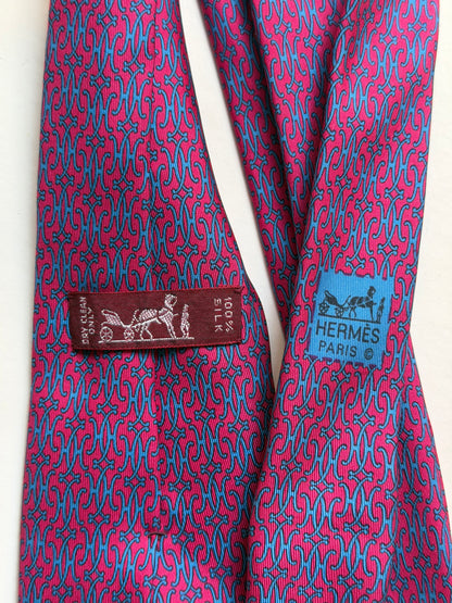 Hermès – Cravatta in seta fucsia e azzurra con motivo H