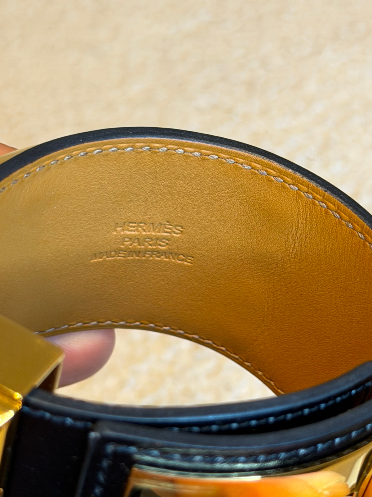 Hermès Collier de Chien – Bracciale in pelle nera con dettagli dorati