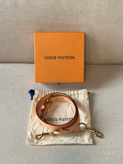 Louis Vuitton – Tracolla regolabile in vacchetta naturale