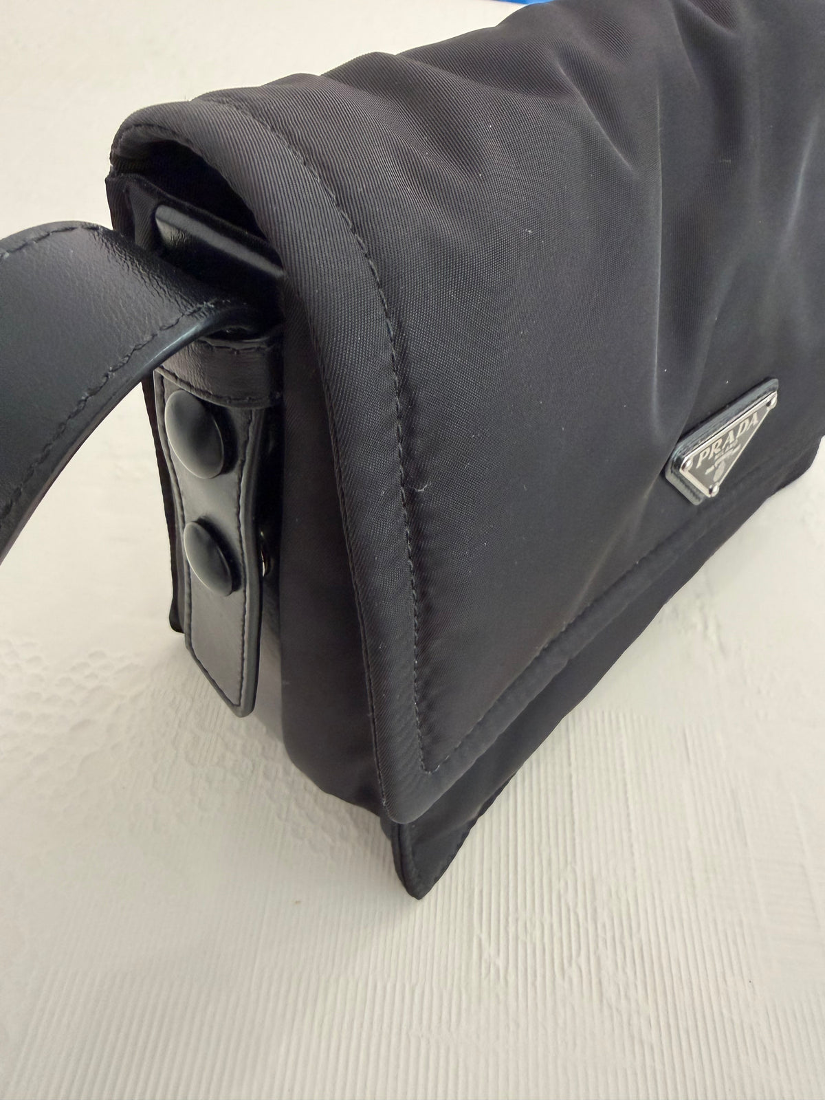 Prada Traveller Small – Borsa a tracolla in Re-Nylon nero