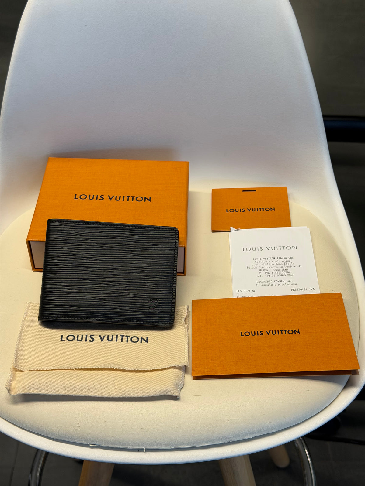 Louis Vuitton Multiple – Portafoglio in pelle Epi nera