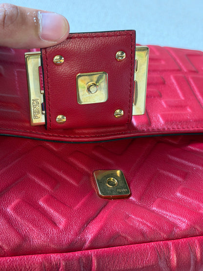 Fendi Baguette Large – Borsa in pelle rossa con motivo FF
