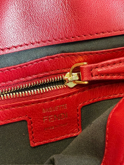 Fendi Baguette Large – Borsa in pelle rossa con motivo FF