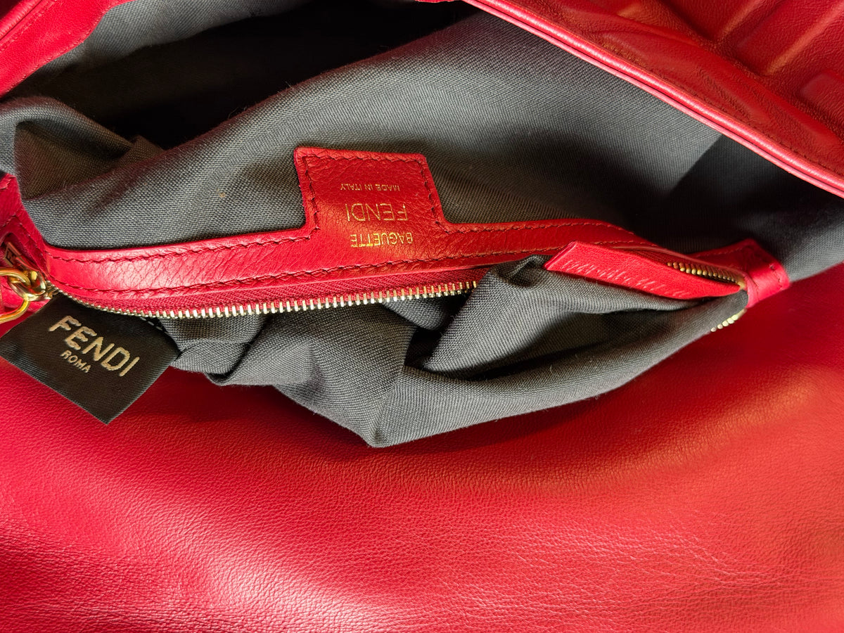 Fendi Baguette Large – Borsa in pelle rossa con motivo FF