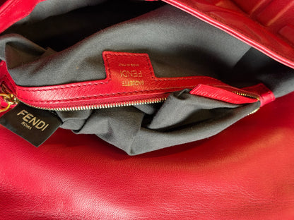 Fendi Baguette Large – Borsa in pelle rossa con motivo FF