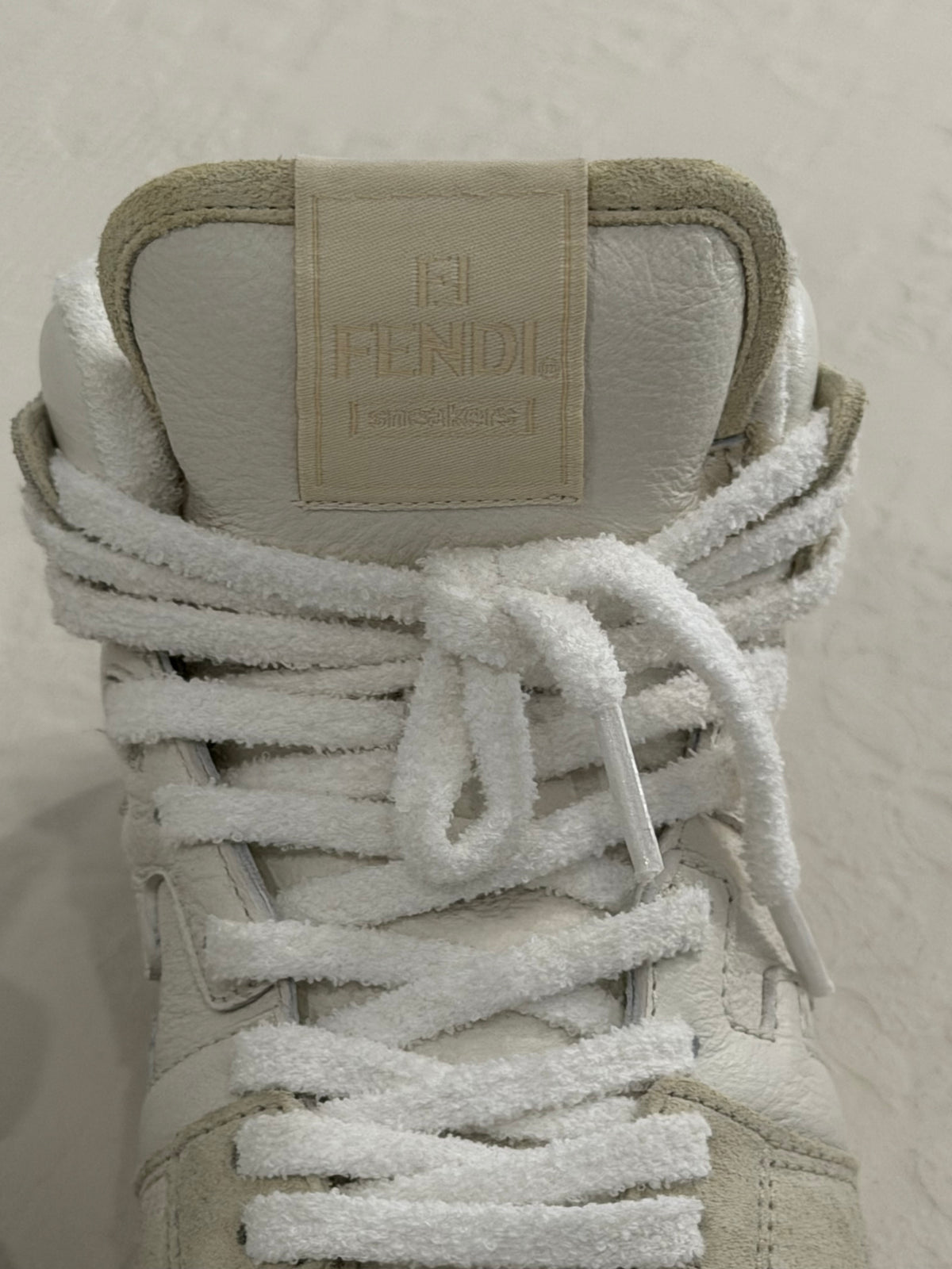 Fendi – Sneakers in pelle e suede panna e beige