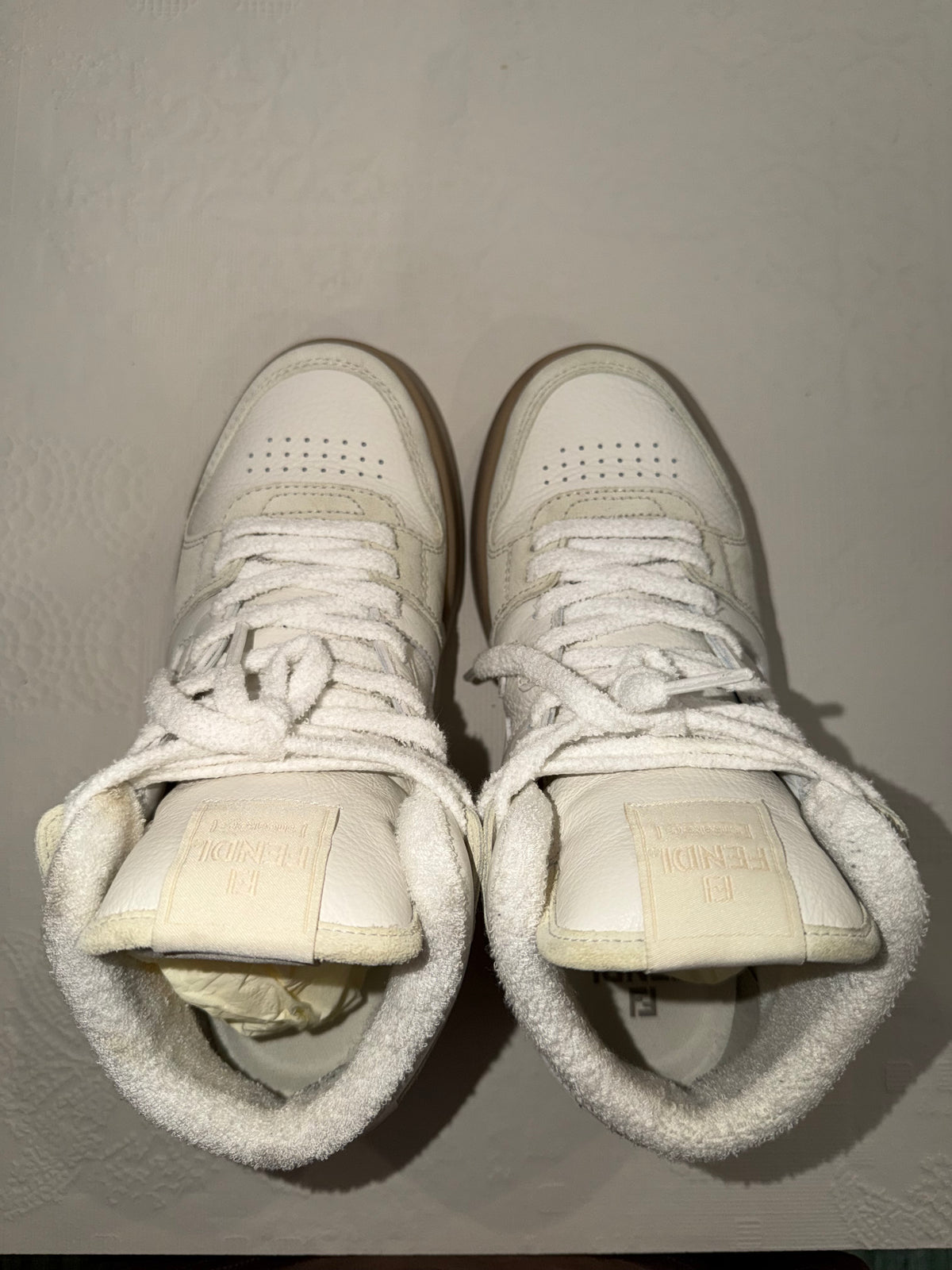 Fendi – Sneakers in pelle e suede panna e beige