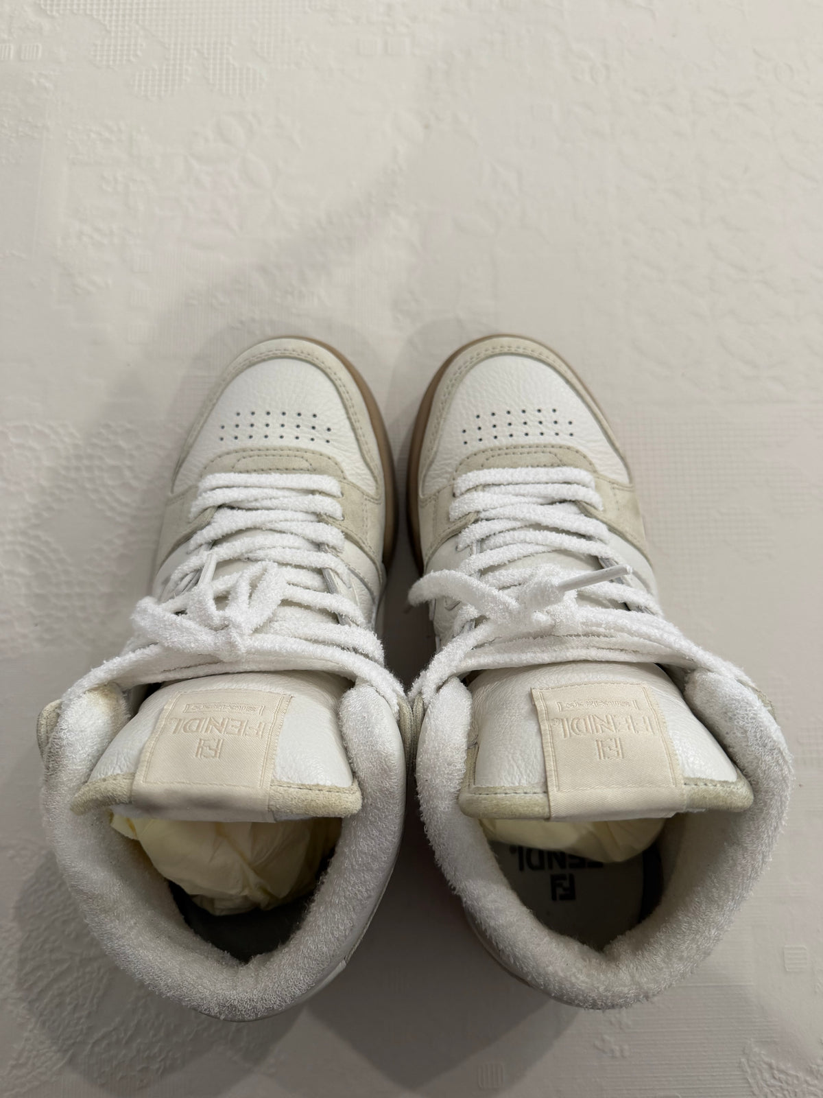 Fendi – Sneakers in pelle e suede panna e beige