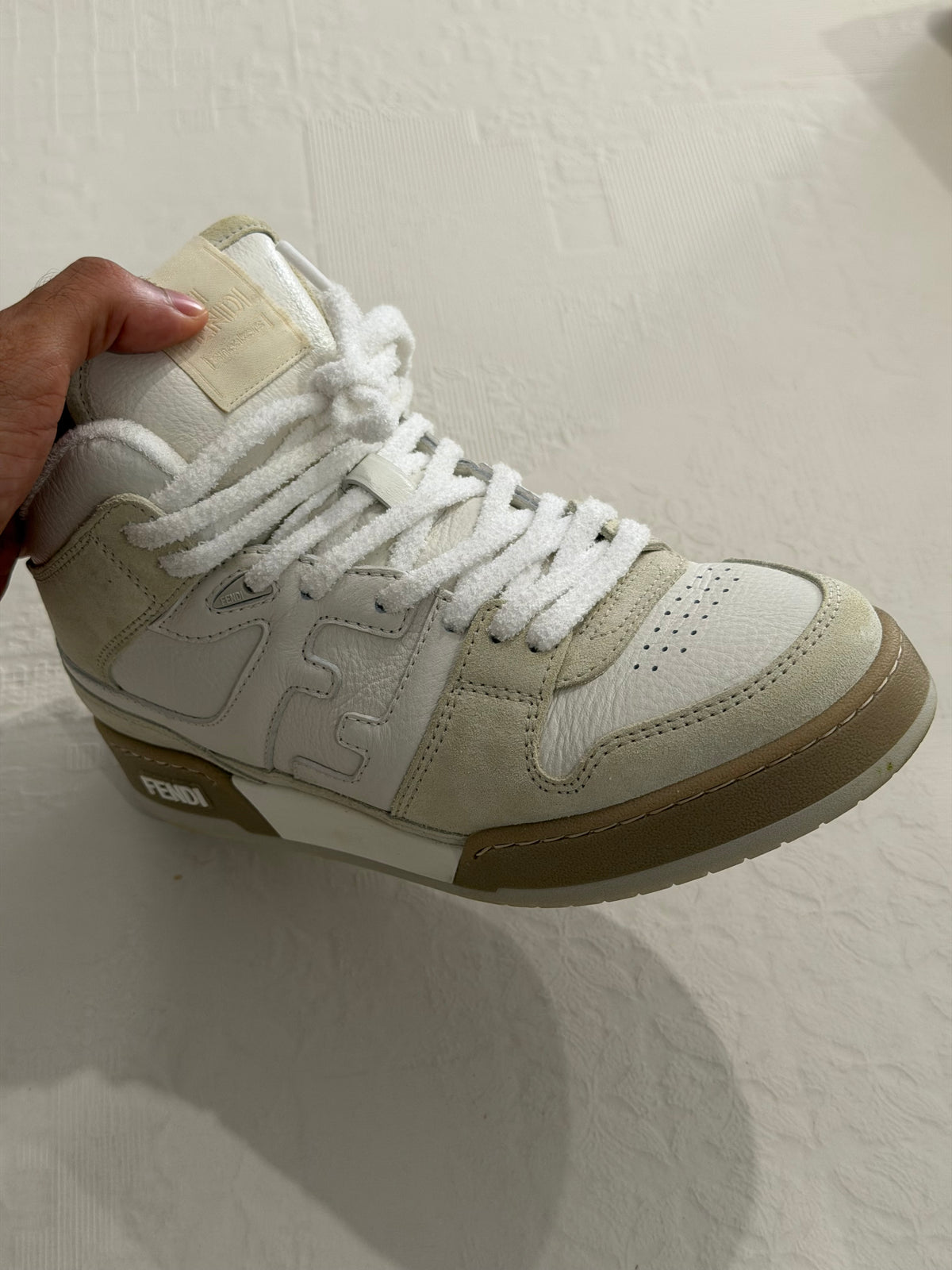 Fendi – Sneakers in pelle e suede panna e beige