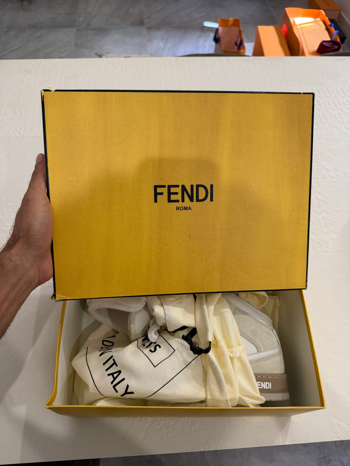 Fendi – Sneakers in pelle e suede panna e beige