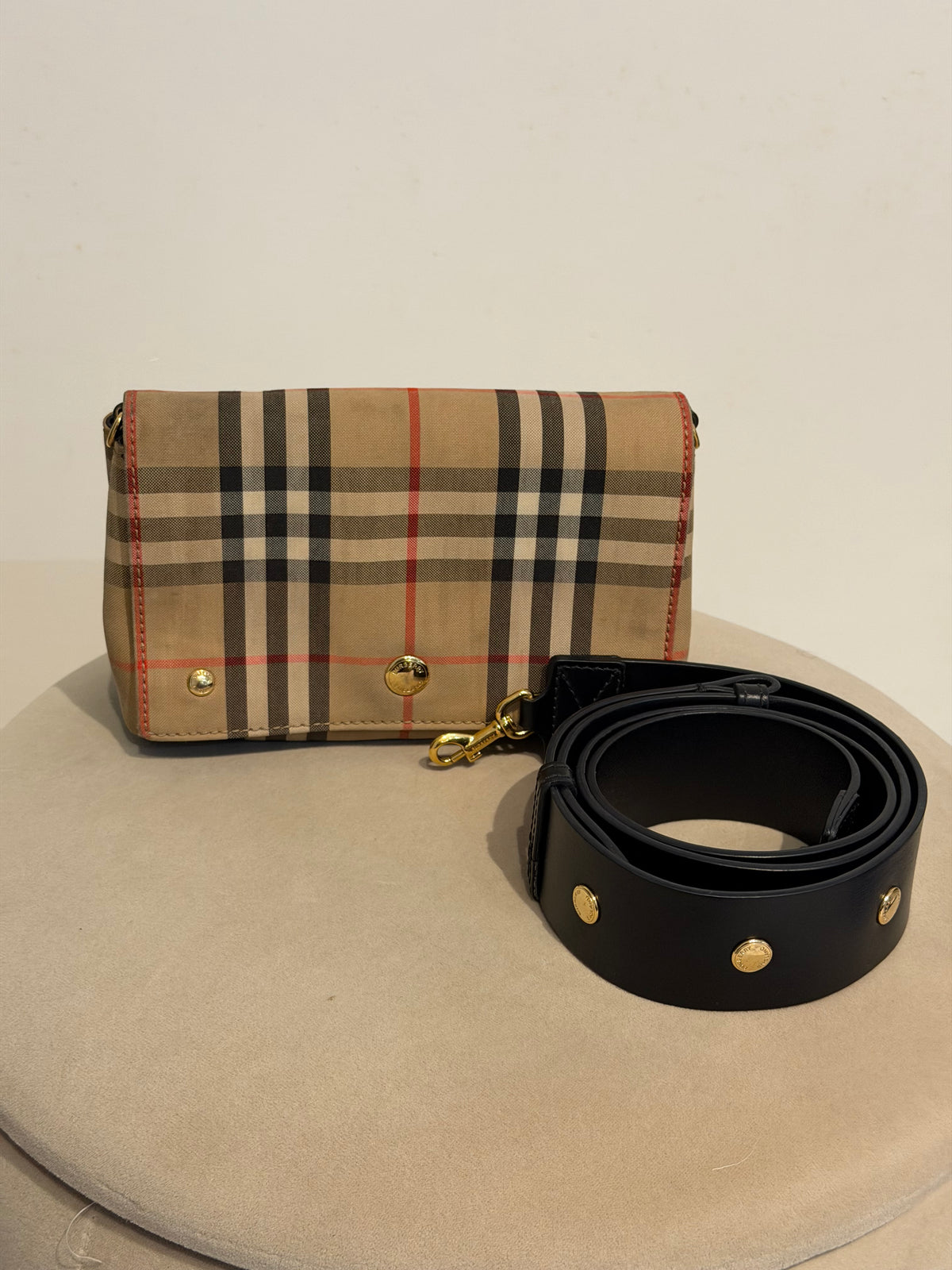 Burberry – Borsa a tracolla Vintage Check beige e nera