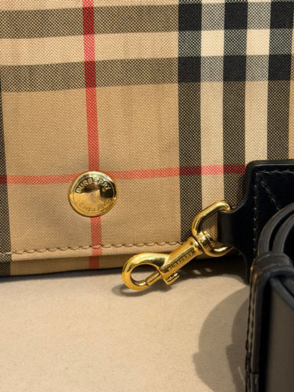 Burberry – Borsa a tracolla Vintage Check beige e nera