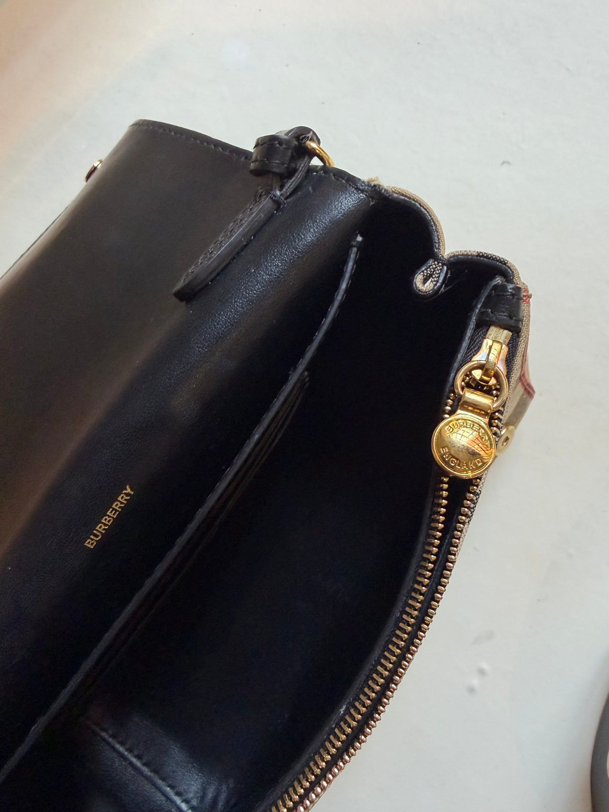 Burberry – Borsa a tracolla Vintage Check beige e nera