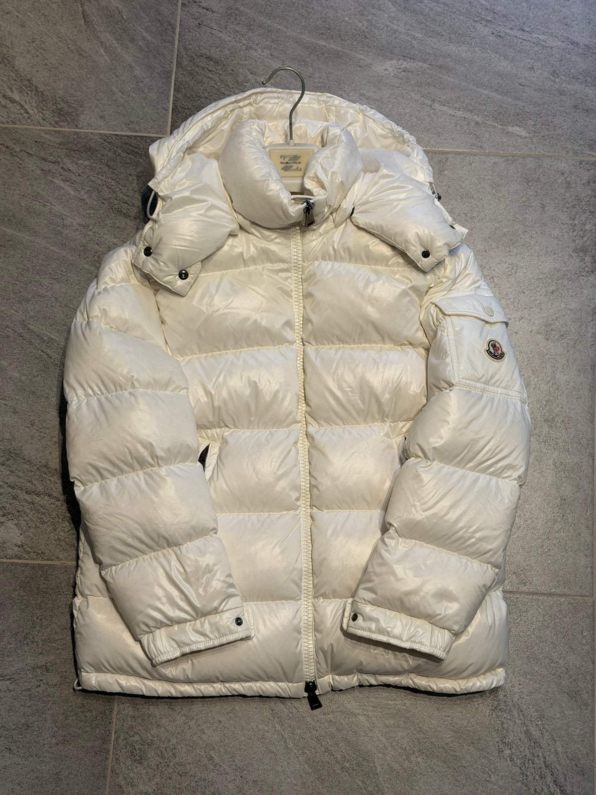 Moncler – Piumino donna bianco avorio con cappuccio