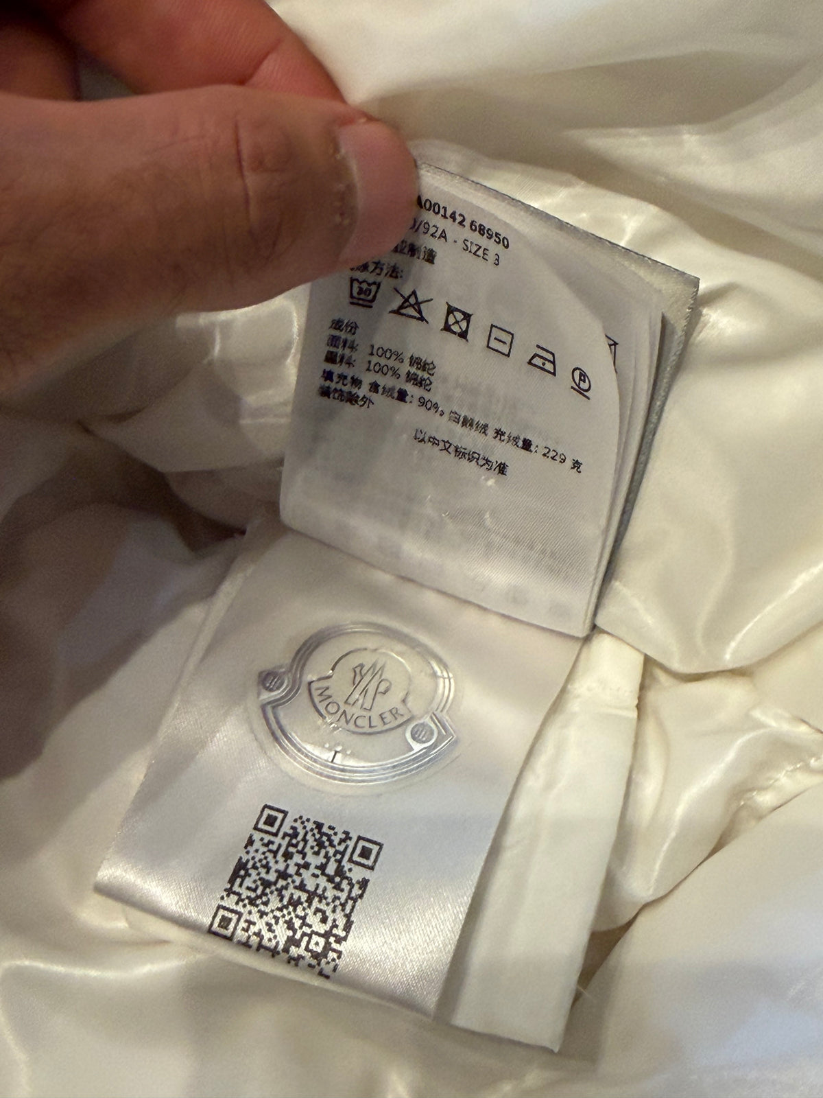 Moncler – Piumino donna bianco avorio con cappuccio
