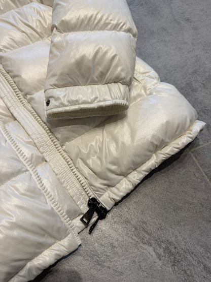 Moncler – Piumino donna bianco avorio con cappuccio