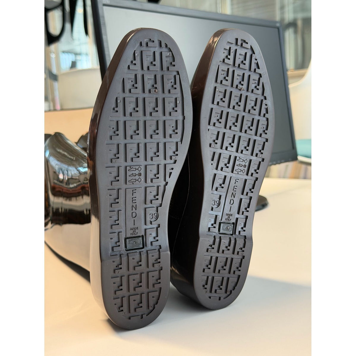 Fendi – Stivali da pioggia con motivo FF marrone