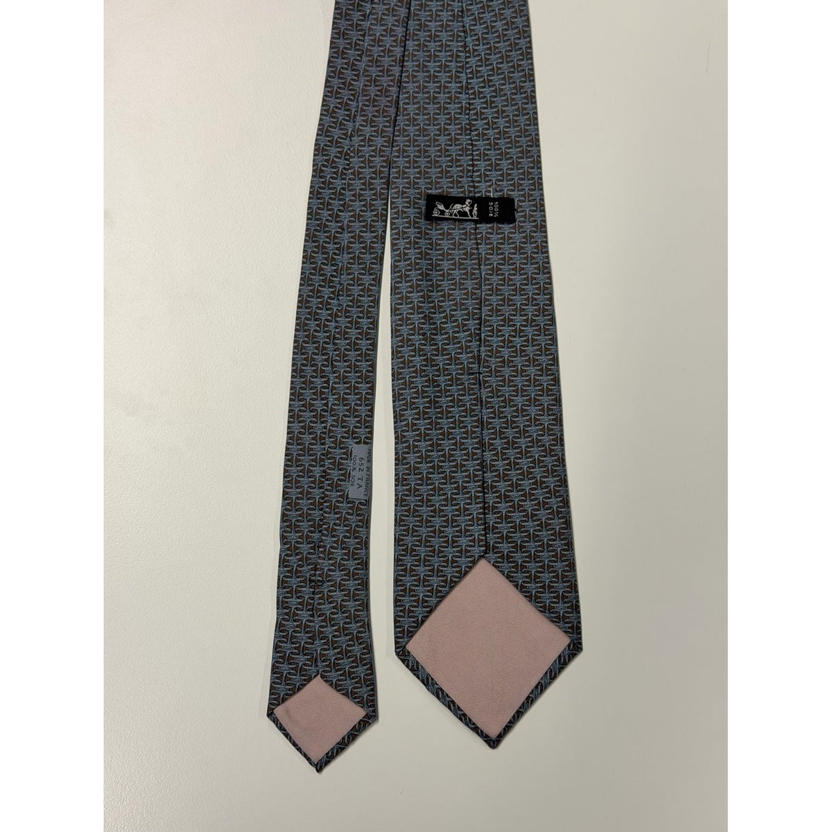 Hermès – Cravatta in seta blu con motivo H