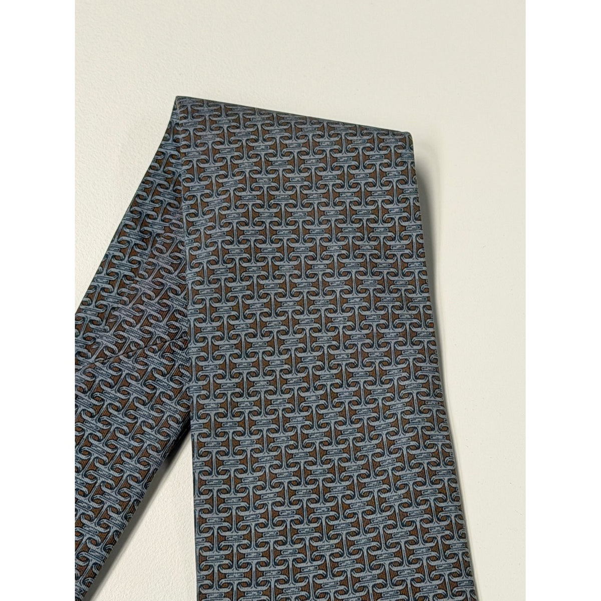 Hermès – Cravatta in seta blu con motivo H