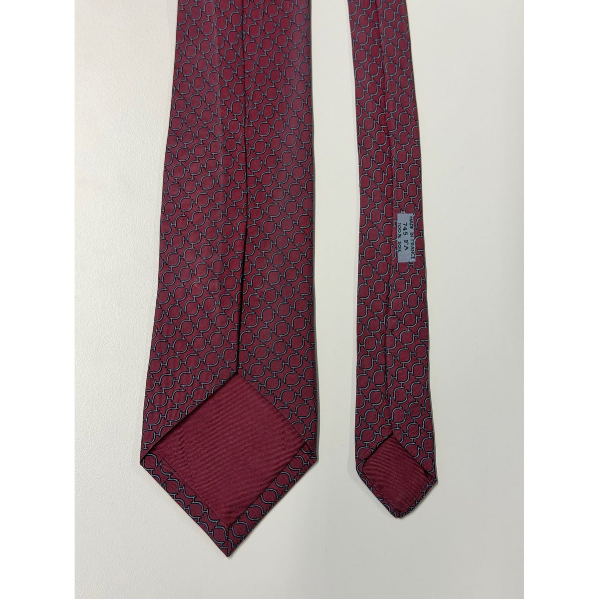 Hermès – Cravatta in seta bordeaux